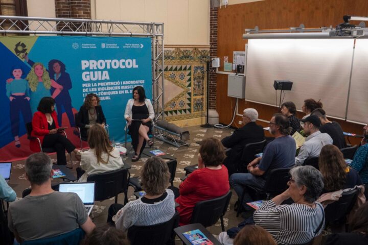 Imatge de la presentació del Servei d'Atenció a les Víctimes de Violències Masclistes i LGTBI-fòbiques. Fotografia: govern.