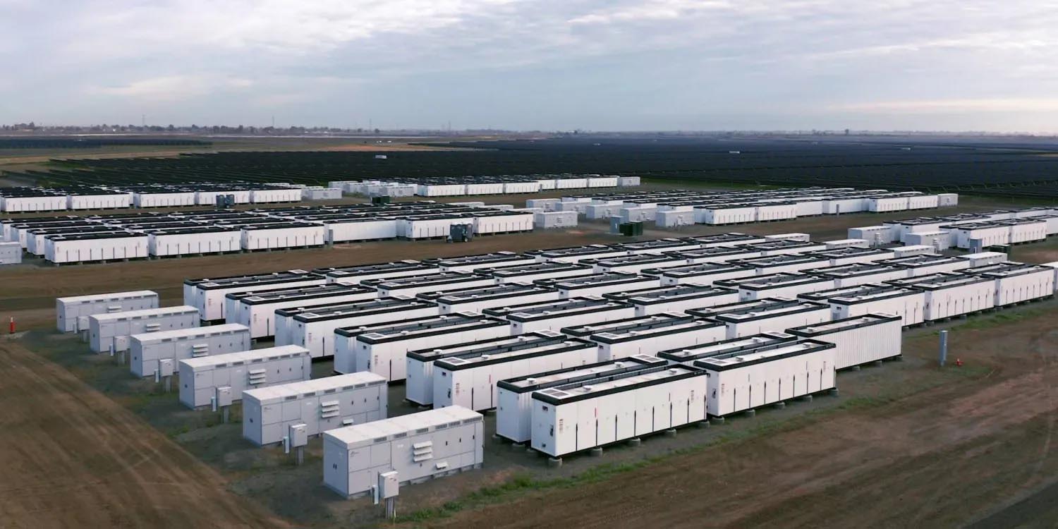 Els experts apunten que calen més bateries estacionàries a Europa per a emmagatzemar energia solar durant el dia i emprar-la als vespres per alimentar els aires condicionats.