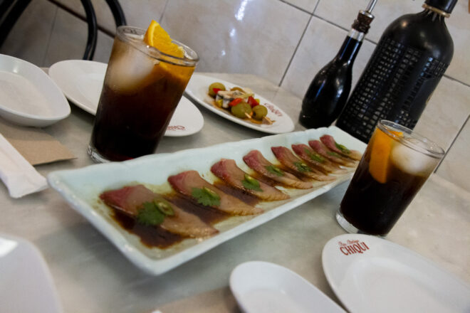 Bodega Chiqui, el bar de sempre que ara prepara sushi de primera