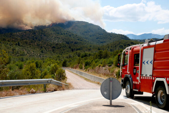 Un bomber s’ha mort després de caure per un barranc en l’incendi de Paüls