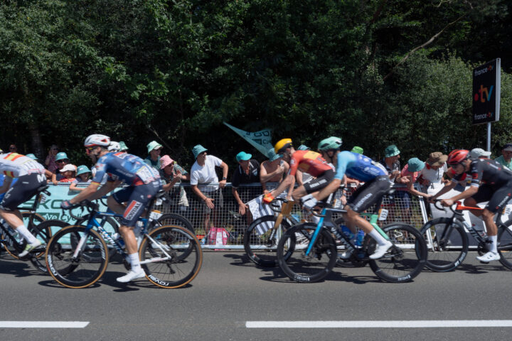 Ciclistes durant la setena etapa del Tour de França (fotografia: Jeanne Mercier/Hans Lucas/The Washington Post).