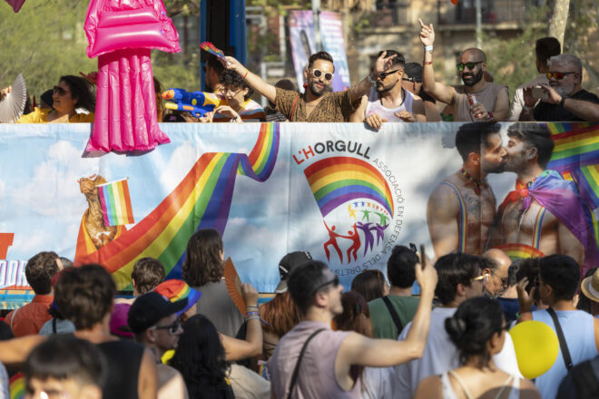 Barcelona s’omple d’orgull per reivindicar els drets LGBTI+