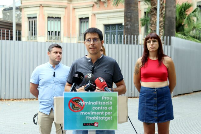 Alerta Solidària denuncia que la unitat d’extremismes violents dels Mossos investiga el moviment per l’habitatge