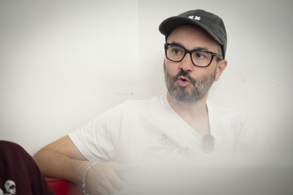 Ordenen la detenció de Jair Domínguez perquè comparegui a un judici impulsat per Vox