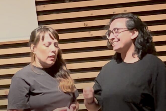 “Denunciar la catalanofòbia no és racisme”: llatinoamericans responen a l’esquetx de Teatro Sin Papeles