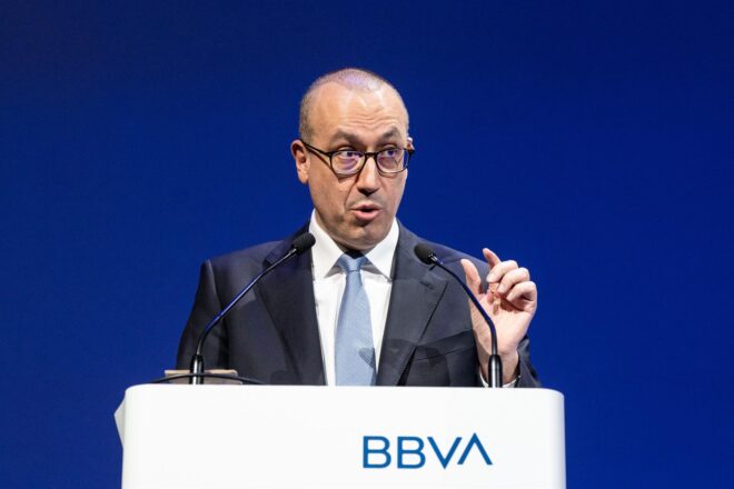 El BBVA no garanteix que tiri endavant l’OPA del Banc Sabadell