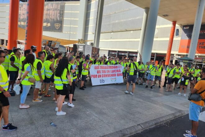 Els conductors d’autobús del TIB i la patronal arriben a un principi d’acord per a desconvocar la vaga