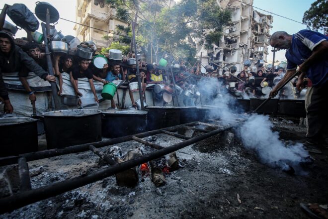 Una vintena de països i la UE reclamen un alto-el-foc immediat a Gaza