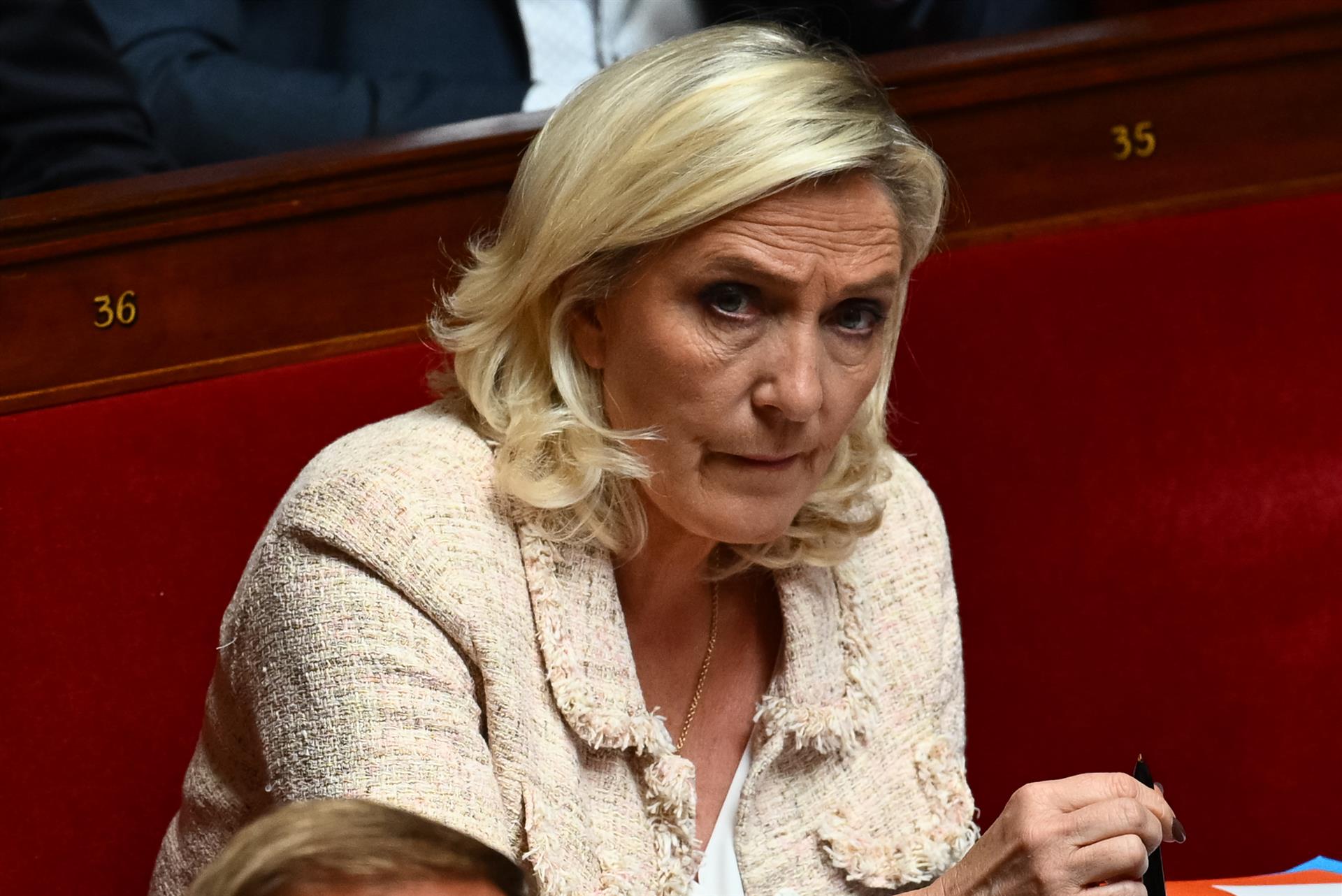 El Consell d’Estat francès confirma la inhabilitació de Le Pen i la seva destitució com a consellera departamental
