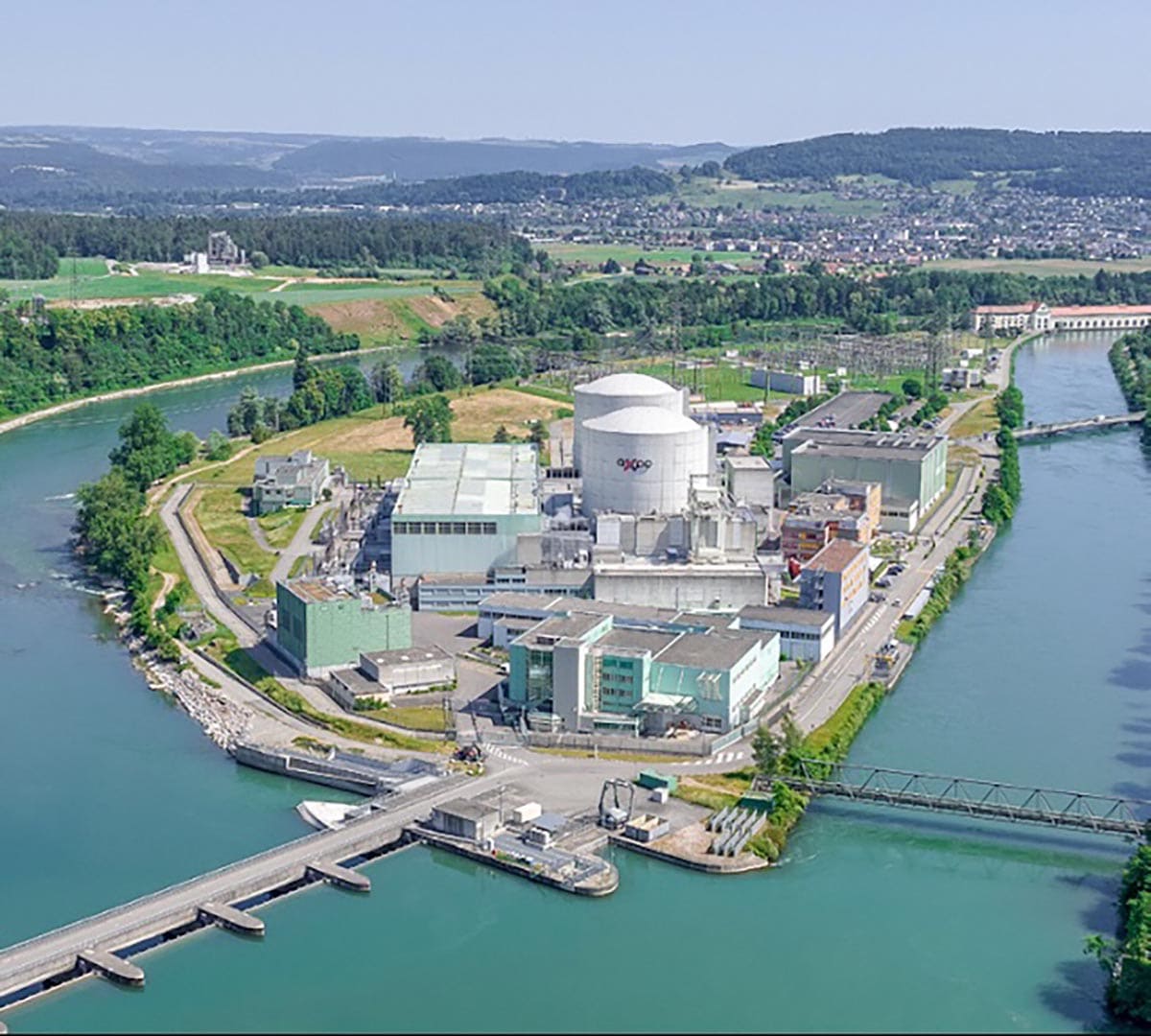 La central nuclear de Beznau, a Suïssa, ha hagut d’aturar-se per l’onada de calor (fotografia: Axpo).