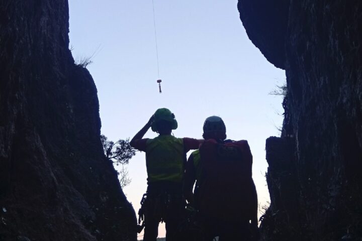 Imatge de l'operatiu de rescat dels bombers