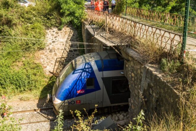 Una manifestació reclama un any després la reobertura de la línia de tren entre Perpinyà i Vilafranca de Conflent