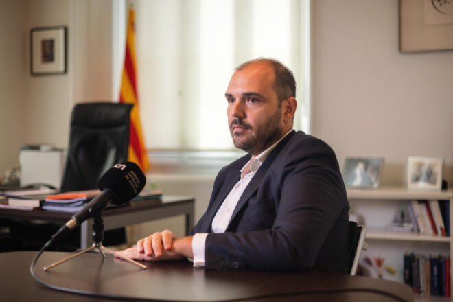 El govern ampliarà l’horari del 012 i estarà operatiu també els caps de setmana a partir de 2026
