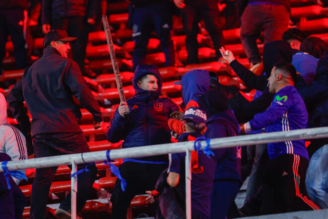 La violència a la Copa Sudamericana entre Independiente i la Universidad de Chile deixa una desena de ferits greus