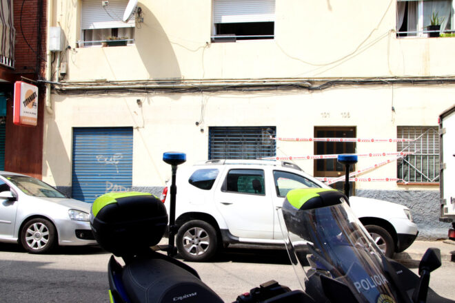 Dos ferits i una quinzena de desallotjats per l’esfondrament d’un sostre a Badalona
