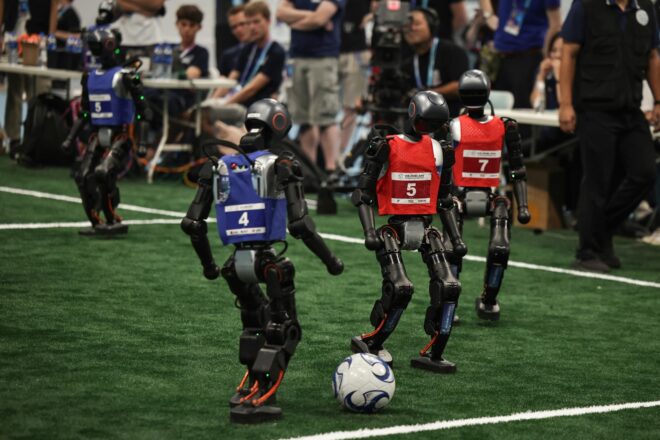 [VÍDEOS] Atletisme, boxa i futbol: la Xina organitza els primers Jocs Mundials de Robots Humanoides