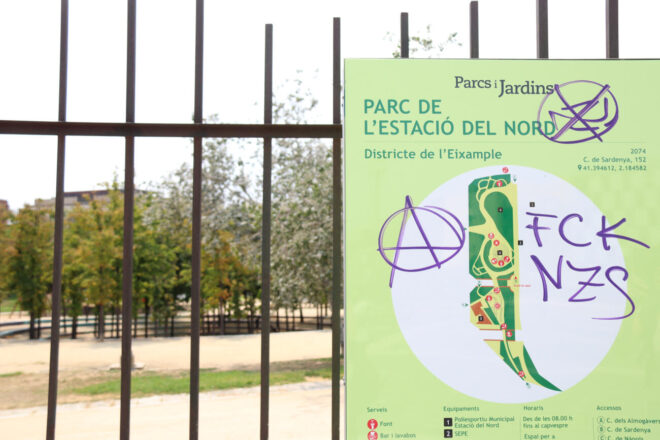 Barcelona tanca els parcs i jardins per les ventades