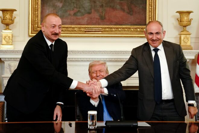 Entre l’obsessió i les amenaces: com vol guanyar Donald Trump el Nobel de la pau?