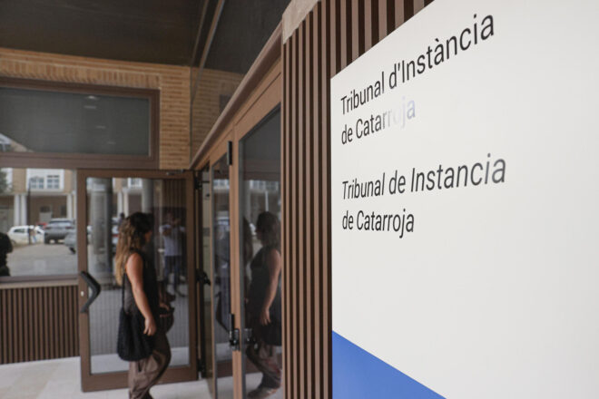 La jutgessa de Catarroja expulsa una advocada que la va amenaçar i defensa que la gota freda és fruit d’un ritual satànic