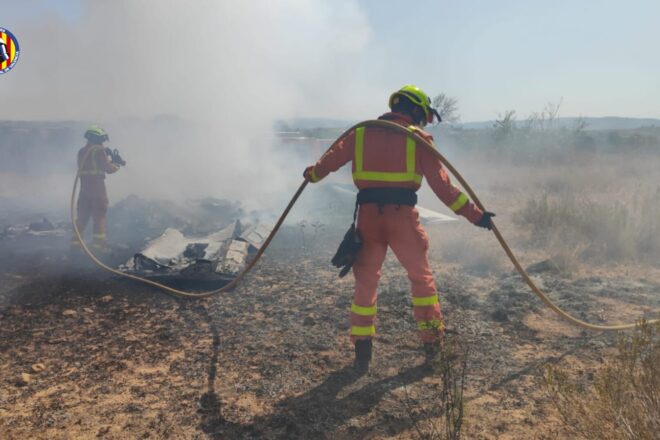 Dues persones s’han mort en un accident d’avioneta al Pontó de Requena