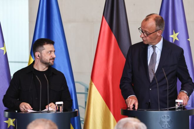 Merz, amb Zelenski: “Ucraïna està preparada per a parlar de qüestions territorials”
