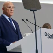 L’OPA encara el final amb una guerra de dividends