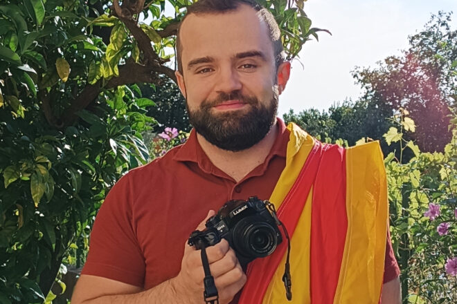 L’influenciador que vol aprendre català i reivindicar la cultura de Catalunya Nord