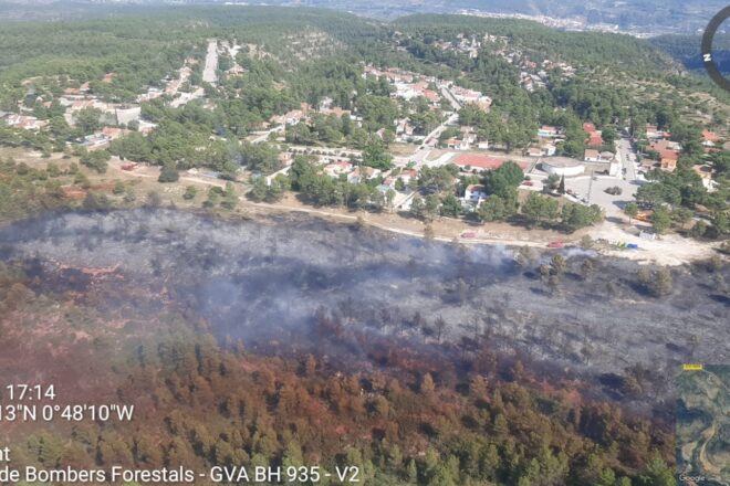 Tallada la CV-589 per un incendi a Moixent, ja estabilitzat