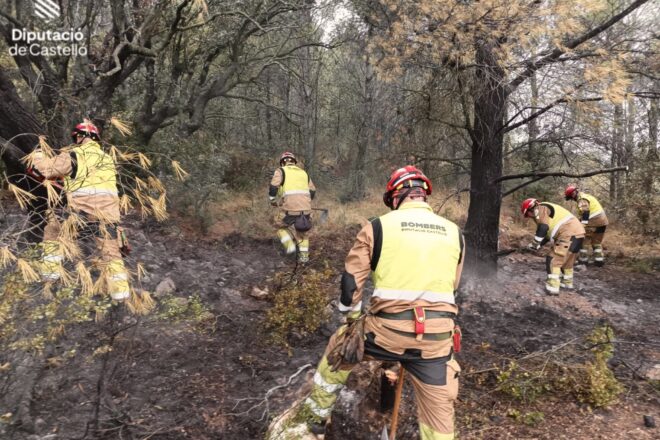 Els bombers treballen en més d’una vintena d’incendis al País Valencià