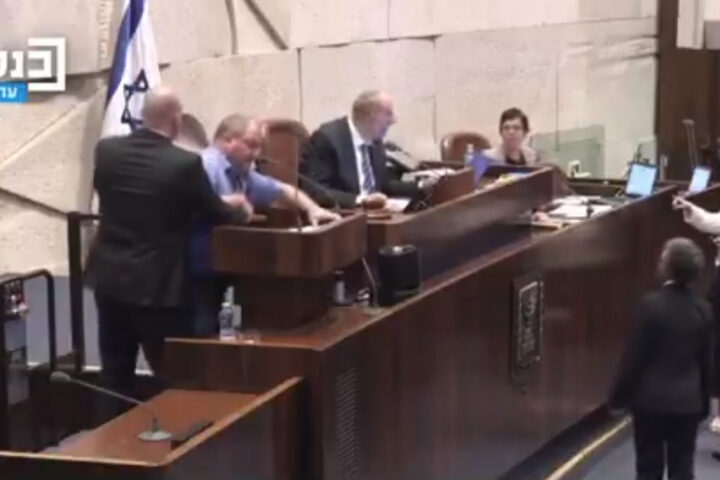 Un moment de l'expulsió.