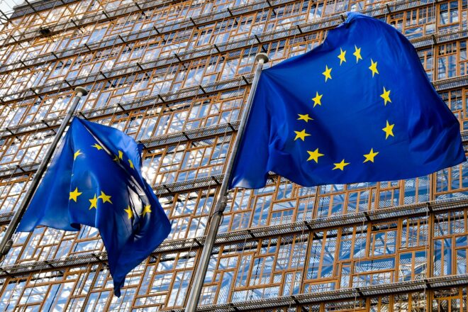 L’oficialitat del català a la UE s’encalla amb els tractats i el precedent del 2005