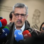 La crisi dels currículums esclata a casa nostra: una dimissió, “pànic” a la Generalitat i un vídeo d’Albiol