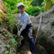 Vuit dècades després de la bomba atòmica d’Hiroshima, la recerca de víctimes continua