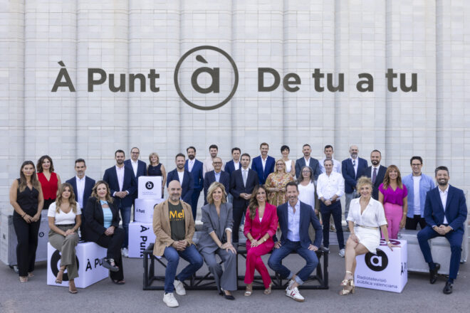 Elogi dels bous, la festa i la lleugeresa. À Punt presenta la programació de tardor enmig d’un clima laboral enrarit