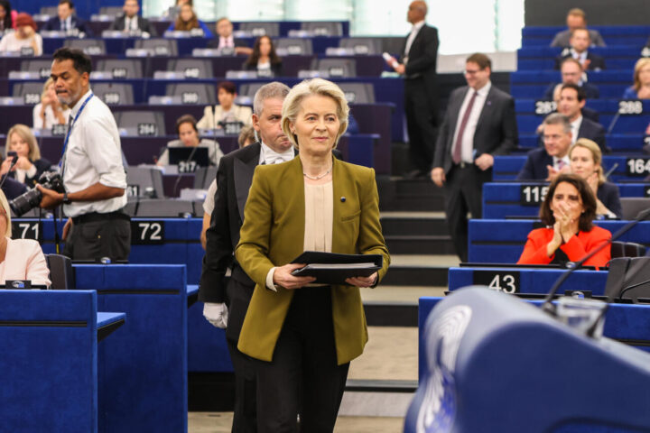 La presidenta de la Comissió Europea, Ursula von der Leyen, al Parlament Europeu abans de pronunciar el seu discurs.