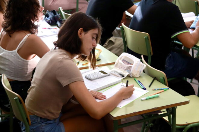 Plataforma per la Llengua demana tres hores de català al batxillerat i critica el nou decret curricular