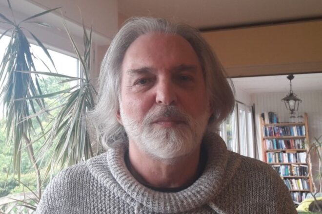 Antoni Montserrat: “El parlament no s’acosta a la gent amb festes i banderes, sinó amb una llei electoral nova”
