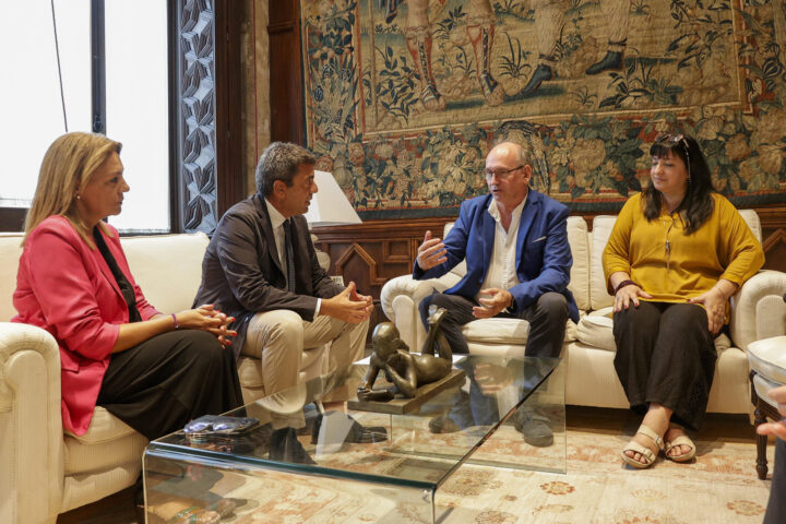 Reunió entre Carlos Mazón i Joaquín Amils al Palau de la Generalitat el 17 de setembre (fotografia: EFE / Manuel Bruque)