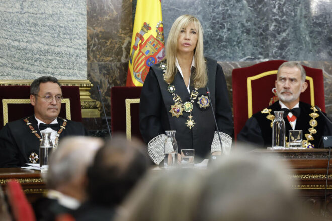 La presidenta del Suprem llança un dur atac contra Pedro Sánchez en una inauguració tensa del curs judicial