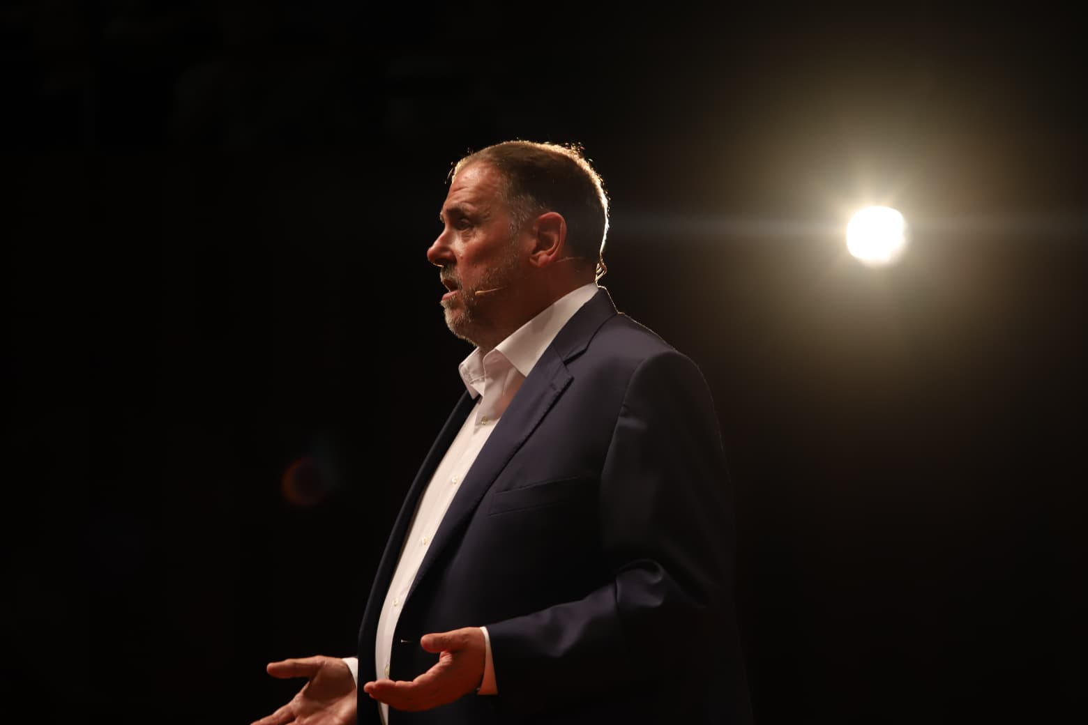 Oriol Junqueras, en un moment de la conferència (fotografia: Albert Salamé).