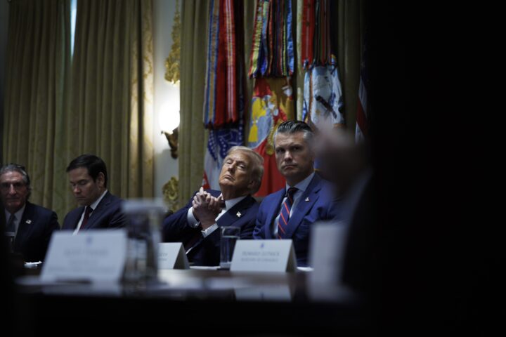 El president dels Estats Units, Donald Trump (centre), durant una reunió a la Casa Blanca, dimarts de la setmana passada (fotografia: Tom Brenner / The Washington Post).