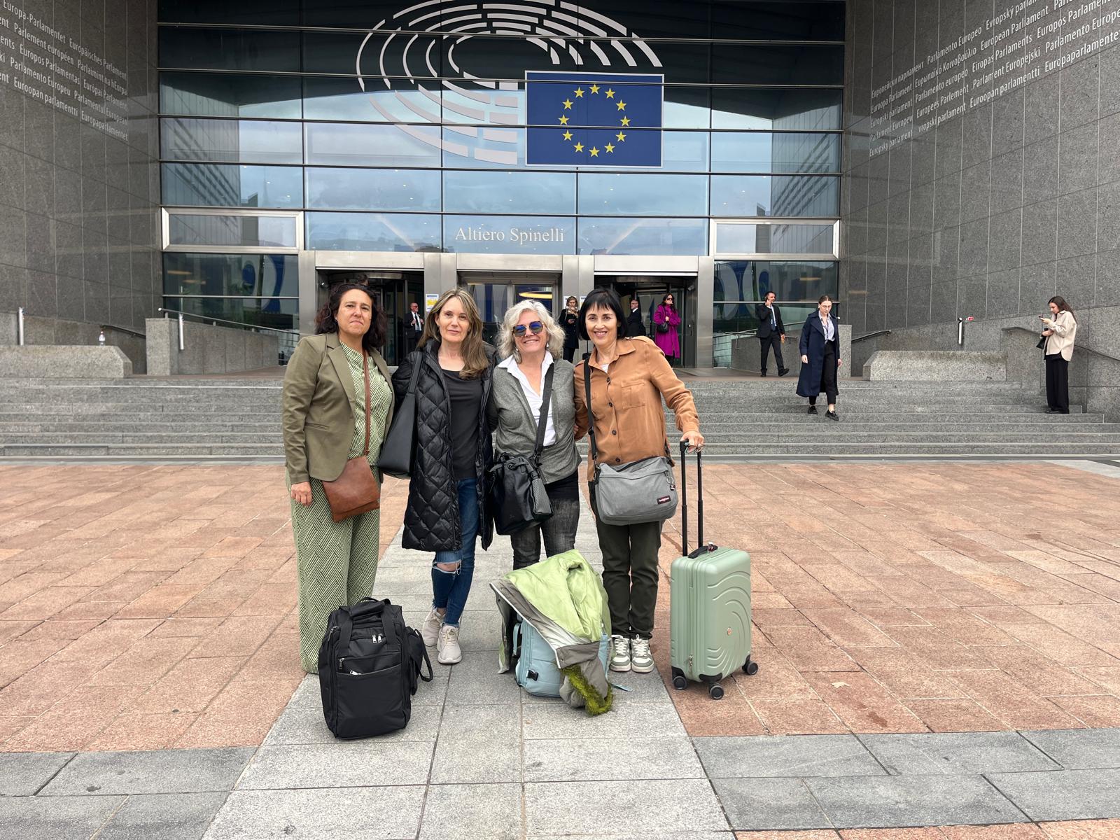 Les representants de les associacions de víctimes, ahir, a Brussel·les.