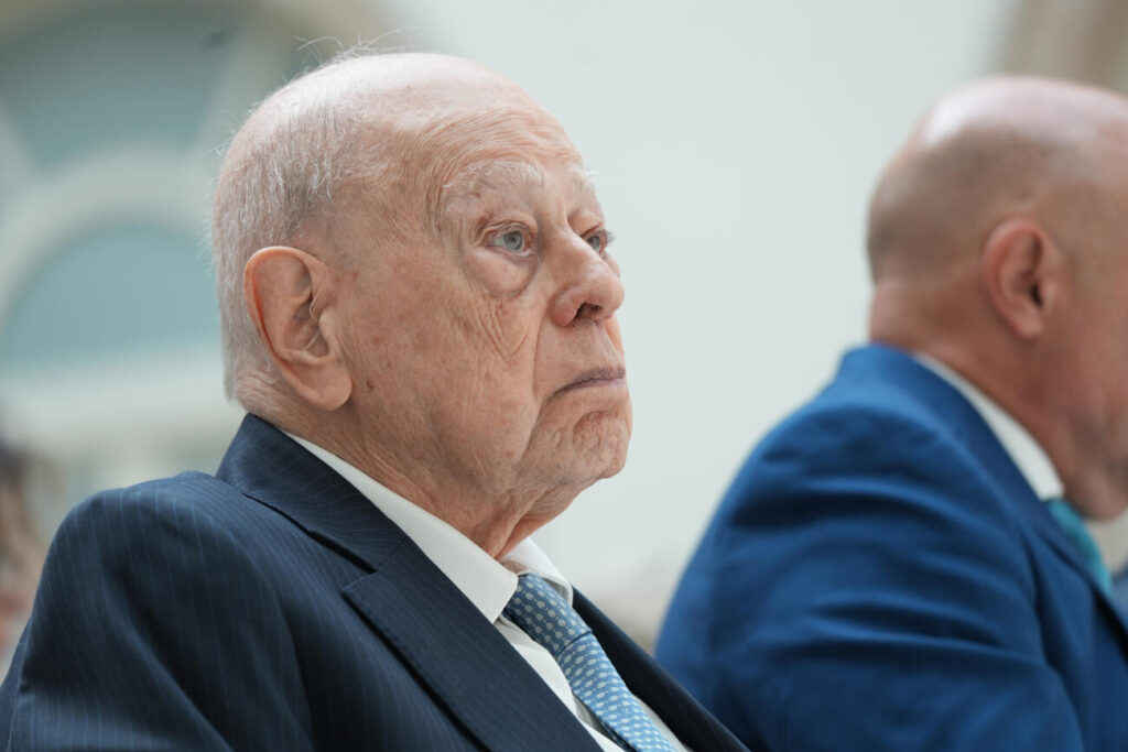 L’Audiència espanyola força el president Jordi Pujol a anar a Madrid per a decidir si pot declarar