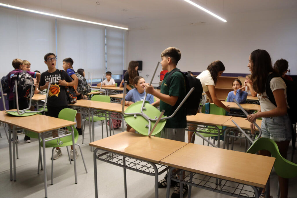 Educació es torna a fer enrere i ajorna l’exigència del C2 de català als nous docents