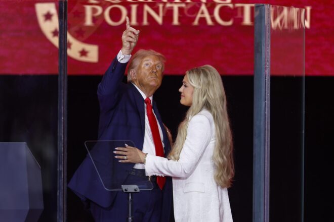 Trump presenta Charlie Kirk com a “màrtir” en un acte multitudinari que posiciona els republicans com un partit cristià