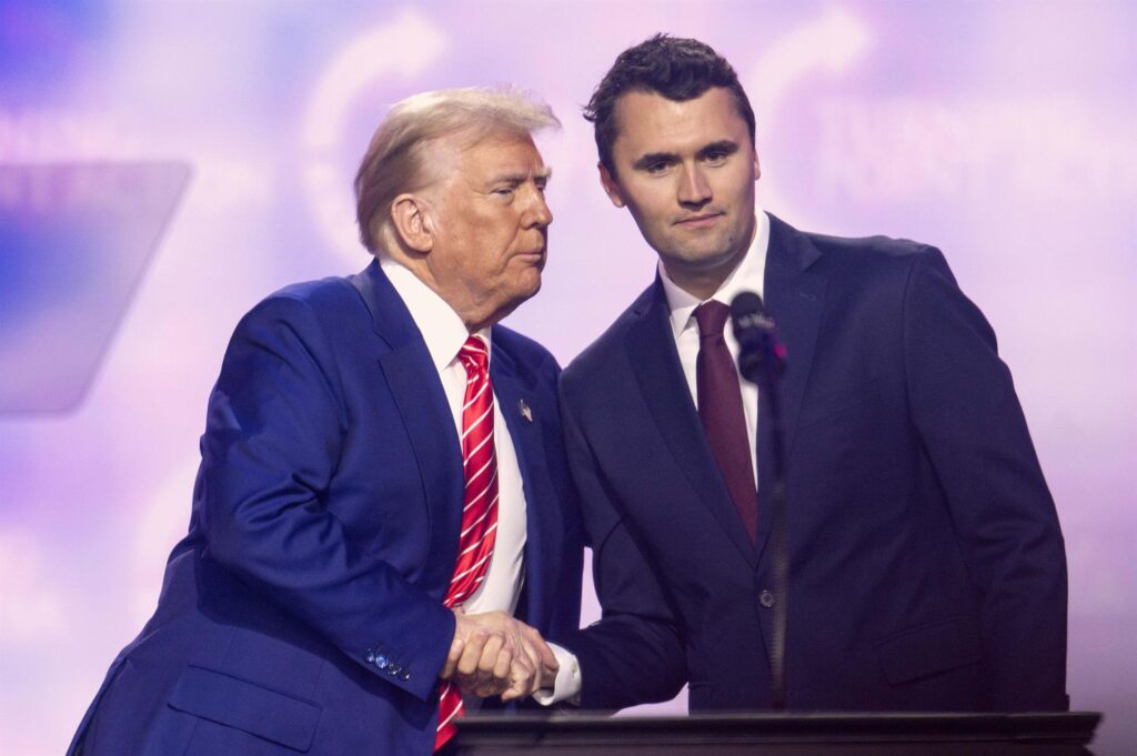 Disparen contra l’activista ultraconservador Charlie Kirk en un acte universitari a Utah