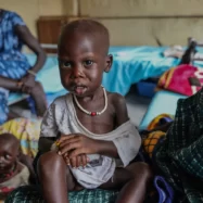 “Molts nens estan condemnats a morir”: la corrupció, les retallades i el canvi climàtic empenyen el Sudan del Sud a la crisi alimentària