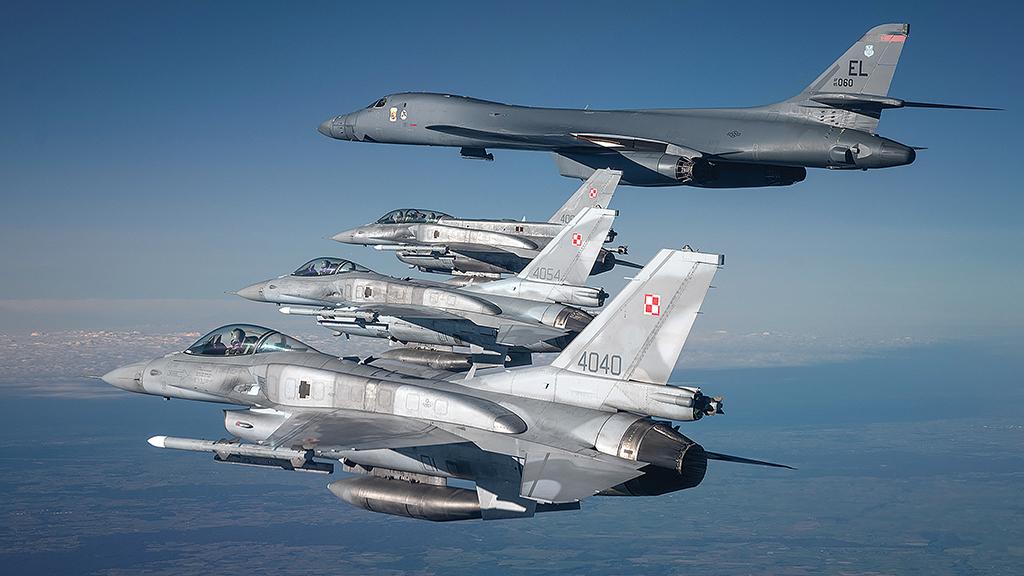 L’aviació polonesa abat drons russos que han violat el seu espai aeri