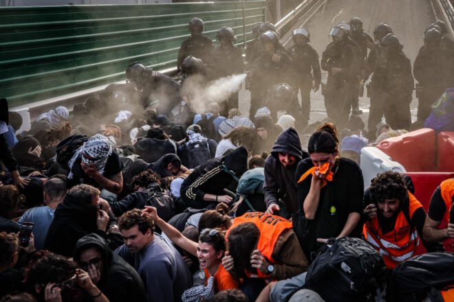 Tomben una querella contra l’ús de gas pebre contra manifestants de la vaga per Palestina