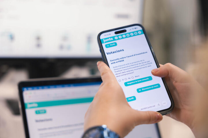 Imatge de la votació telemàtica de Junts